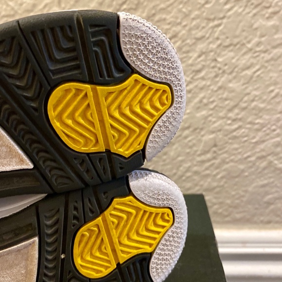 used AIR JORDAN 4 RETO size 6c cool grey IV - Picture 6 of 8